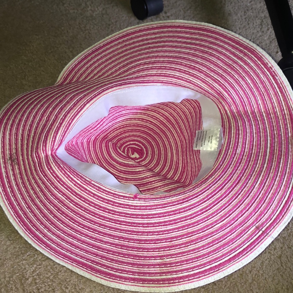 Striped hat - Picture 2 of 2